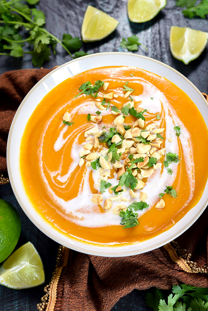This thai curry butternut squash soup is a healthy, must-make for this fall! Click the link to go to host the toast and see Morgan's recipe!