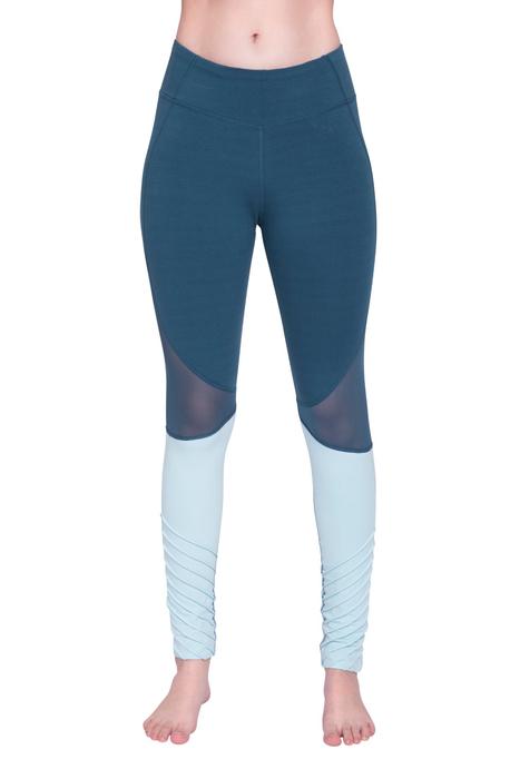 https://thefittutor.com/wp-content/uploads/2019/05/HATHA_LEGGING__PETROL_BLUE_1_D2_800x700.jpg